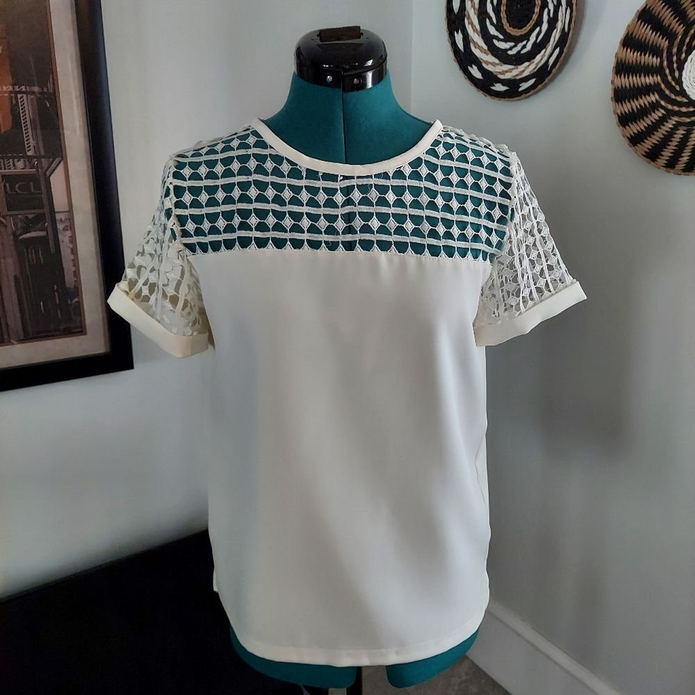 Cream Short Sleeve Blouse Lace Cut Out Women's S
